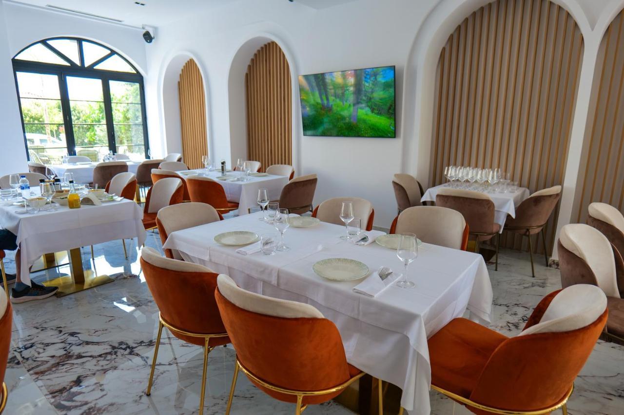 Chimaera Hotel 4*